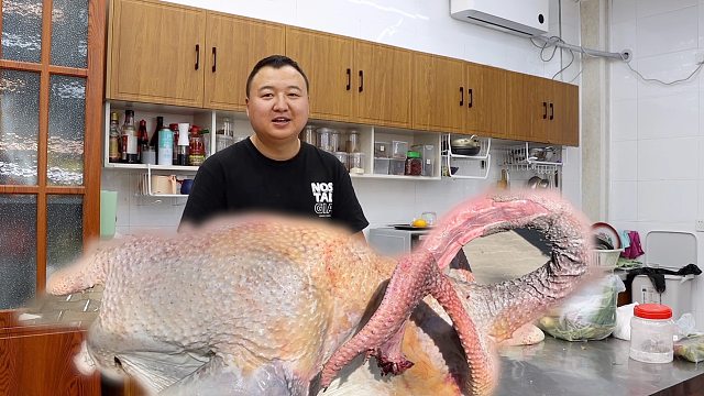 大强哥买只120斤人工饲养小鸵鸟，外焦里嫩，大家欢聚一堂好热闹