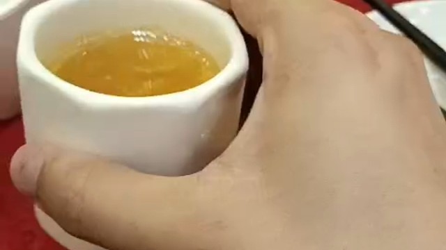 为什么喝酒会手抖