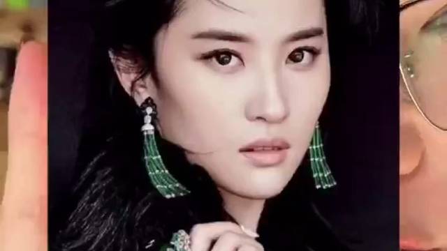 小陆太善良了，起货真的很漂亮，原来明星手镯这么贵啊！orz…#珠宝首饰#翡翠手镯#翡翠手镯定制