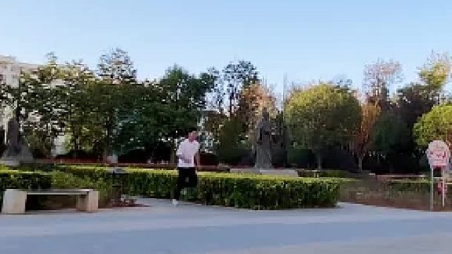 一招惊呆所有路人，这是传说中的轻功水上漂吗？