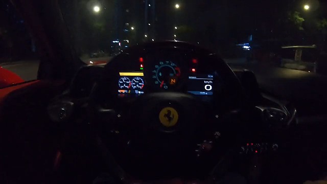 带大家沉浸式体验一下法拉利的声浪