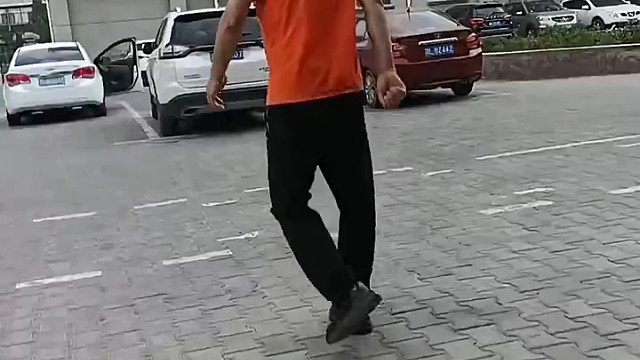 根据不同的临床证候类型区分，在滋补精、脑、肝肾两虚的基础上，兼顾脏腑功能的协调，既能补精养髓、止痛通