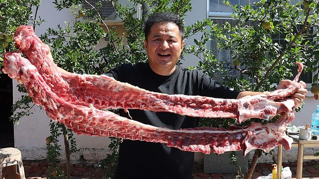 200元买了两根羊蝎子，给儿子做个“红焖羊蝎子”，贴骨肉喷香呀