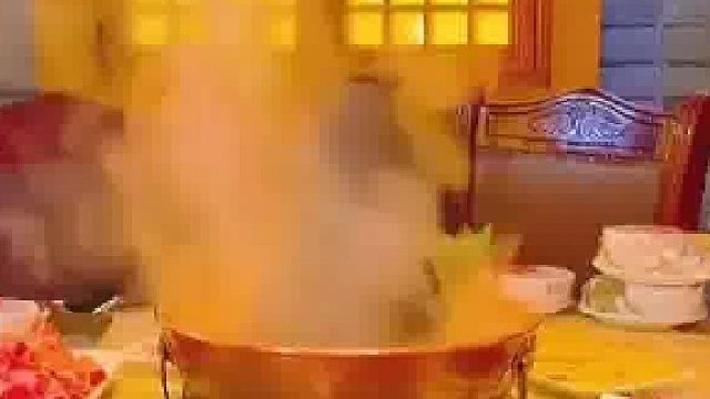 顾客在包厢吃火锅时因通风不畅，致3人中毒1人死亡。店铺已暂时停业