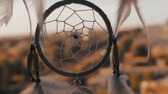 人生就是这样，什么事情都会遇到，咱们啊，就是随遇而安。