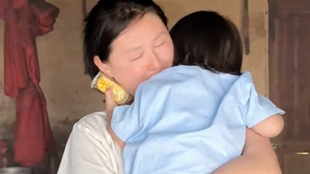 女子远嫁离婚未拿到抚养权，趁前夫不在，偷偷跑回去看孩子