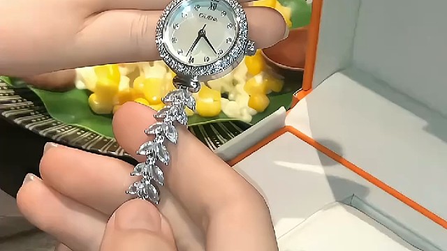 手表名字美人鱼想到我美人虞～blingbling我真的爱