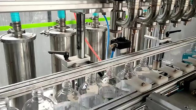 液体肥料灌装机9L自动压盖灌装机称重解决方案