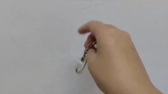 周围的环境也的能够引发特发性震颤的，而就在环境当中存在着一跟环境毒素有关，震颤但并不是所有老年人而或