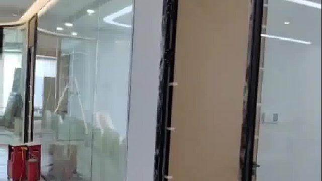 办公室玻璃隔断让您的办公环境焕发新生
