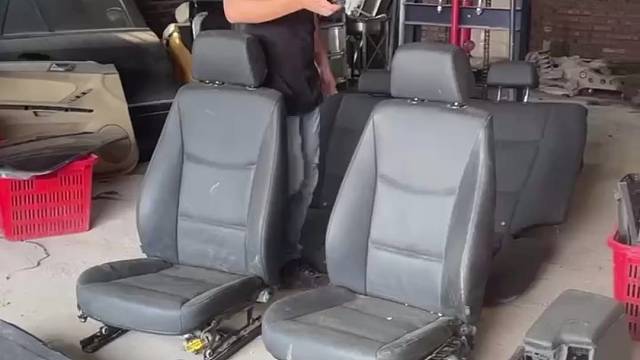 宝马3系黑内饰座椅一