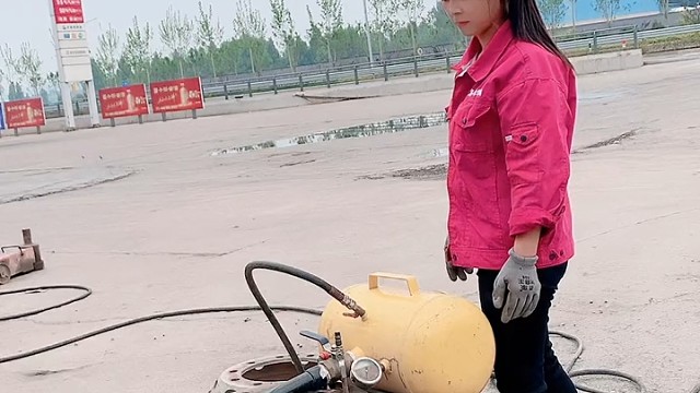 这是爆充，真空胎大都这么干，不然充不起来