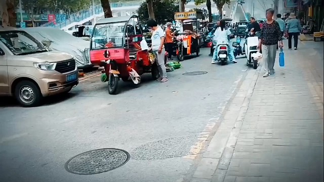 地段好人流量大40多平沿街旺铺餐饮勿扰房东直租价低#同城好店推荐#找店转店
