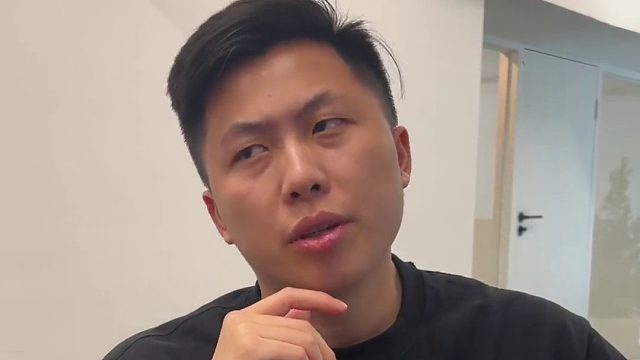 一个非要说一个非要听