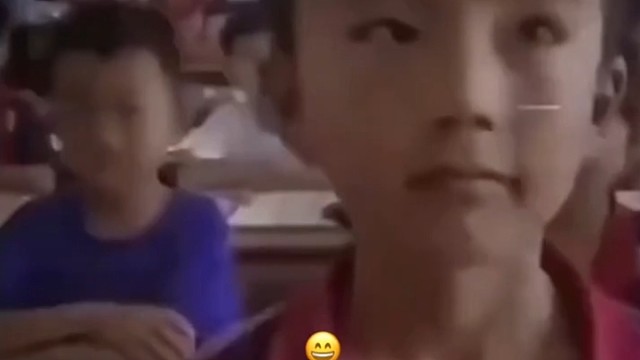 我读的教科书是错的吗？我读书的时候老师说青蛙吃害虫，而且不能抓，现在到这孩子这里，青蛙成一道菜了？