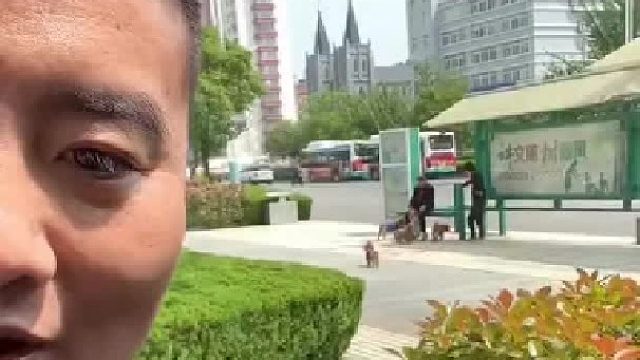 听口音不像本地的