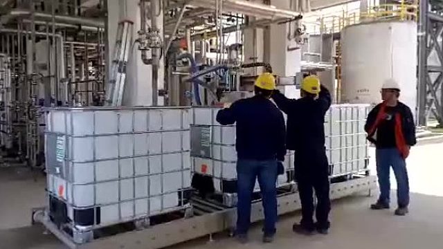 高温灌装包装机1000升胶水包装机-技术可靠