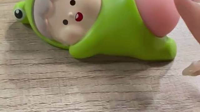 捏住它的小屁屁，哈哈哈