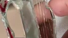 破碎的心就像玻璃碎片。