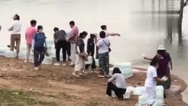 放生爱好者发生矿泉水……这是什么操作？？