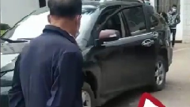 不按医院规定停车被锁