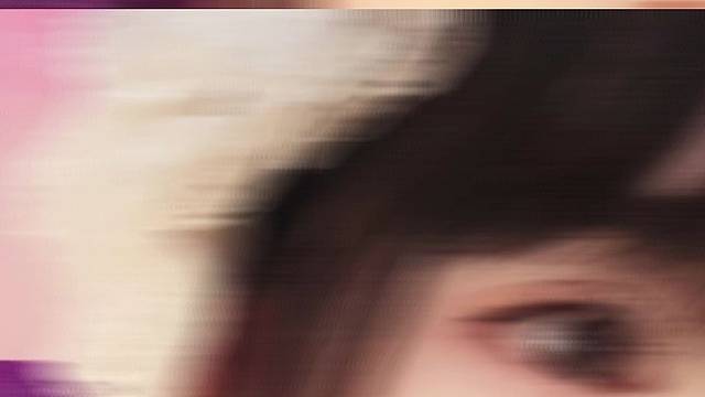 月亮是孤单的，人不是