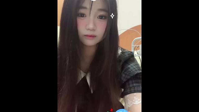 我说怎么手里多了双筷子原来是刷到我的菜啦