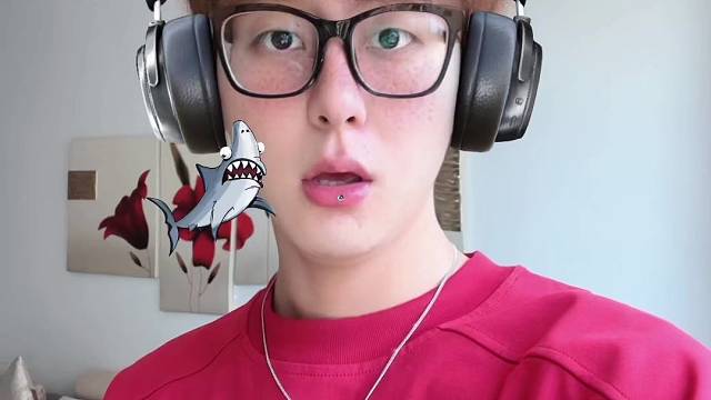 玫红色还是挺好搭配的