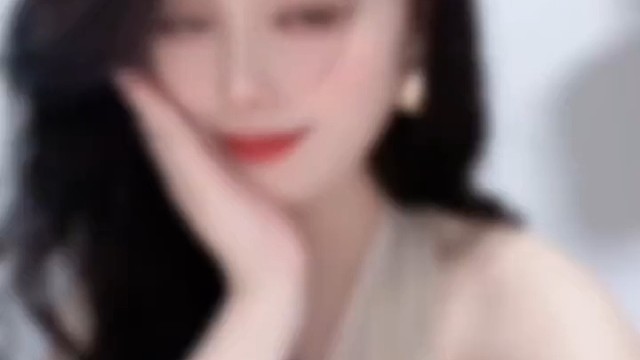 姐姐不喜欢笑
笑。