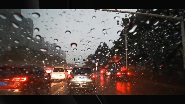 雨天开车的正确操作方法