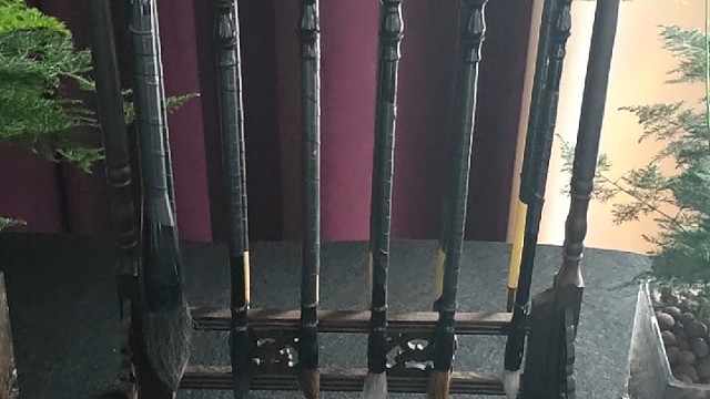 坚持做一个品德高尚充满正能量的人。