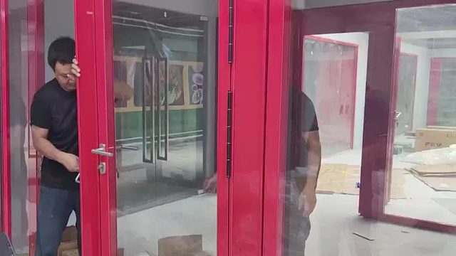 玻璃活动隔断锁孔固定