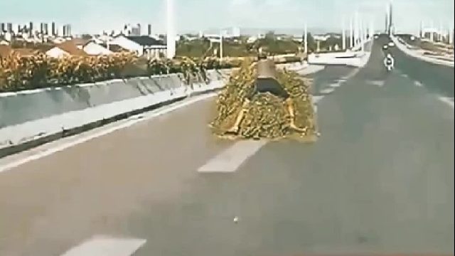 本以为大爷是乘客没想到是司机！