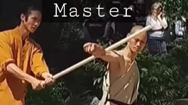 看手上的肌肉，腿上也差不了，控制力很强。