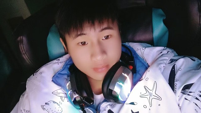 新人第一天入虎牙