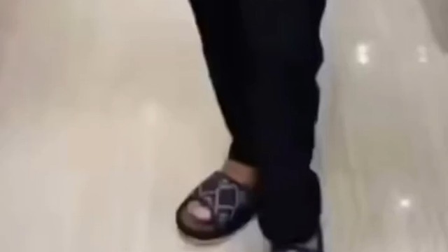 小脑萎缩的原因及治疗方法?老年人患上了小脑萎缩之后，可能治疗的难度会比较大，治疗的周期也会比较的长，