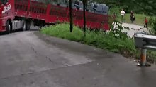 大货车这路也敢来