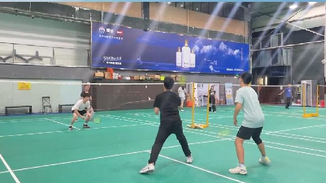 ThecompanyregularlyplaysbadmintoneveryThursd