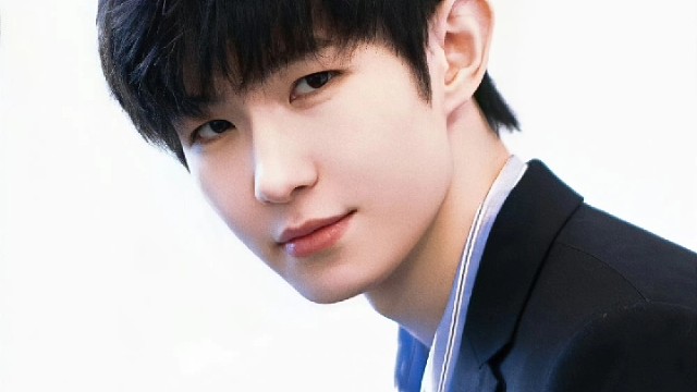 自私和抱怨给心灵投下阴影，愉悦的爱则让视野明朗清晰。晚安！ 