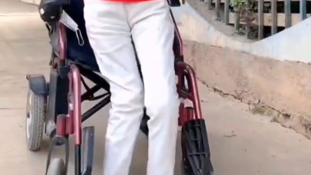 共济失调:站立不稳～健脑止萎汤可改善