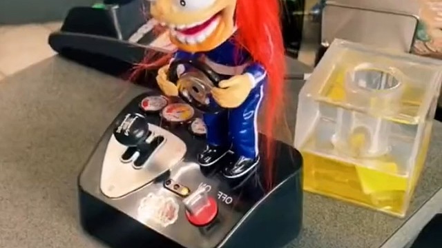 我喜欢这个玩具[歪嘴]