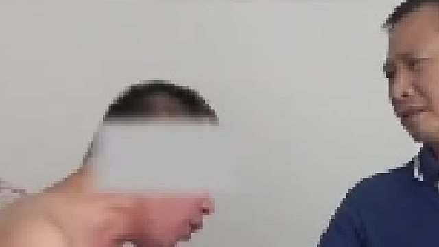 15元一斤的散酒，灌装到高端白酒瓶里，摇身一变就卖三四百元，身价暴增超20倍。