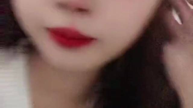 美女在4点之前要赚够1200块今天生日