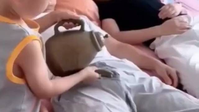 这熊孩子是真的坑爹啊！