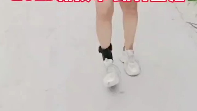 目前，小脑萎缩共济失调不能够彻底的治愈，治疗方面可以选用中医药对症治疗的方式进行治疗此病，可以一定程