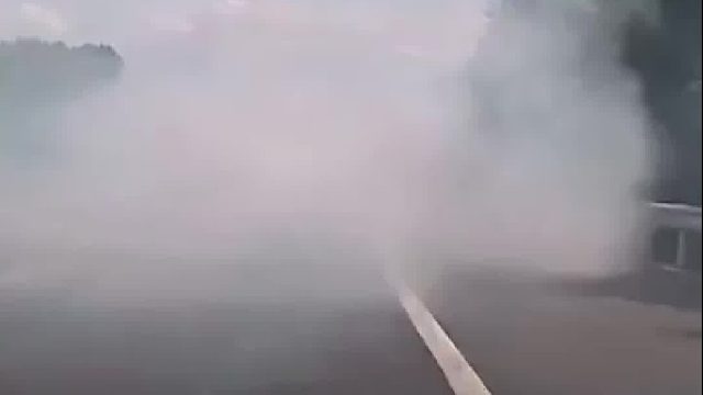 这是发生了什么？万幸没出事！