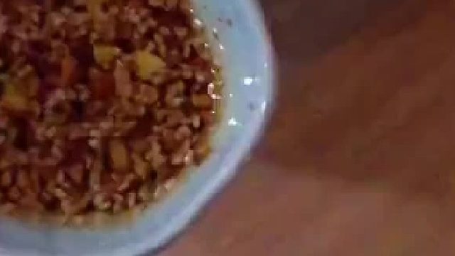 你家狗吃饺子还要准备蘸料啊