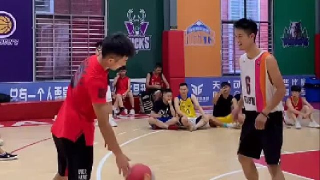 现在大家来踢馆都只能说打不了有点怀念大家坐在场边轮流被我上课那时候