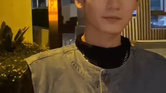 明天下午三点记得来听歌