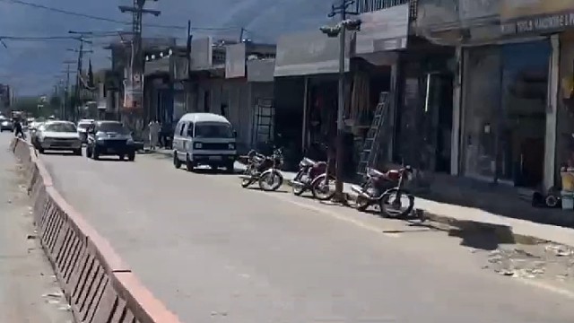 入境巴基斯坦第一城吉尔吉特。